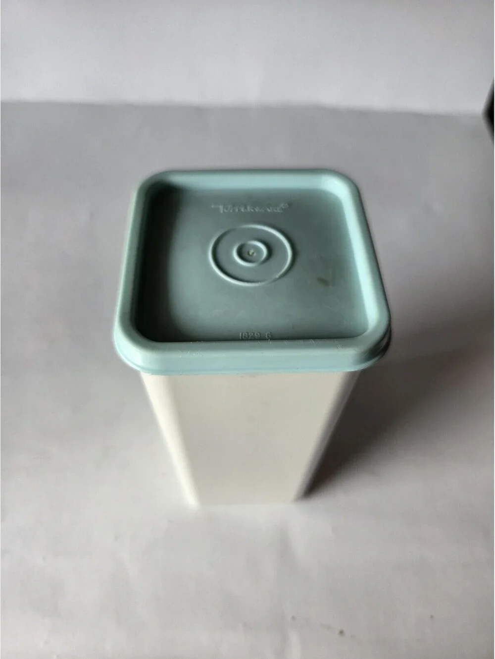 Tupperware Velveeta Block Cheese Keeper 2pc SG2